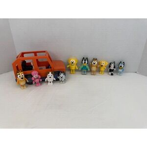 Bluey Heeler Family 4WD Vehicle and 10 Figure Play Set Orange Car Mackenzie Coco